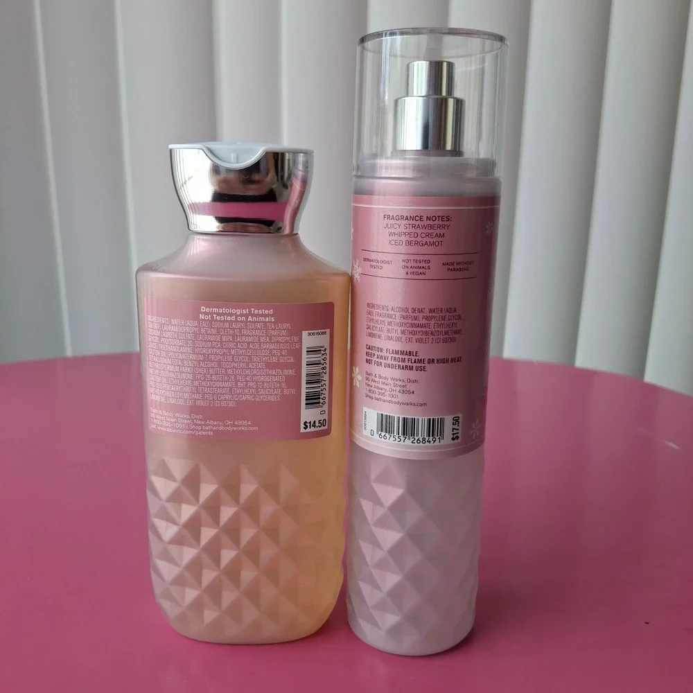 Bath & Body Works STRAWBERRY SNOWFLAKES Shower Gel Fragrance Mist Set of 2